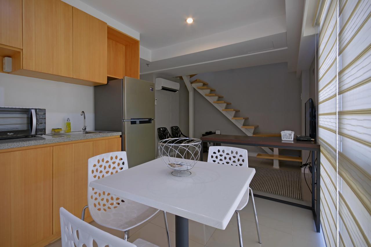 Victoria Soho Suites Манила Экстерьер фото