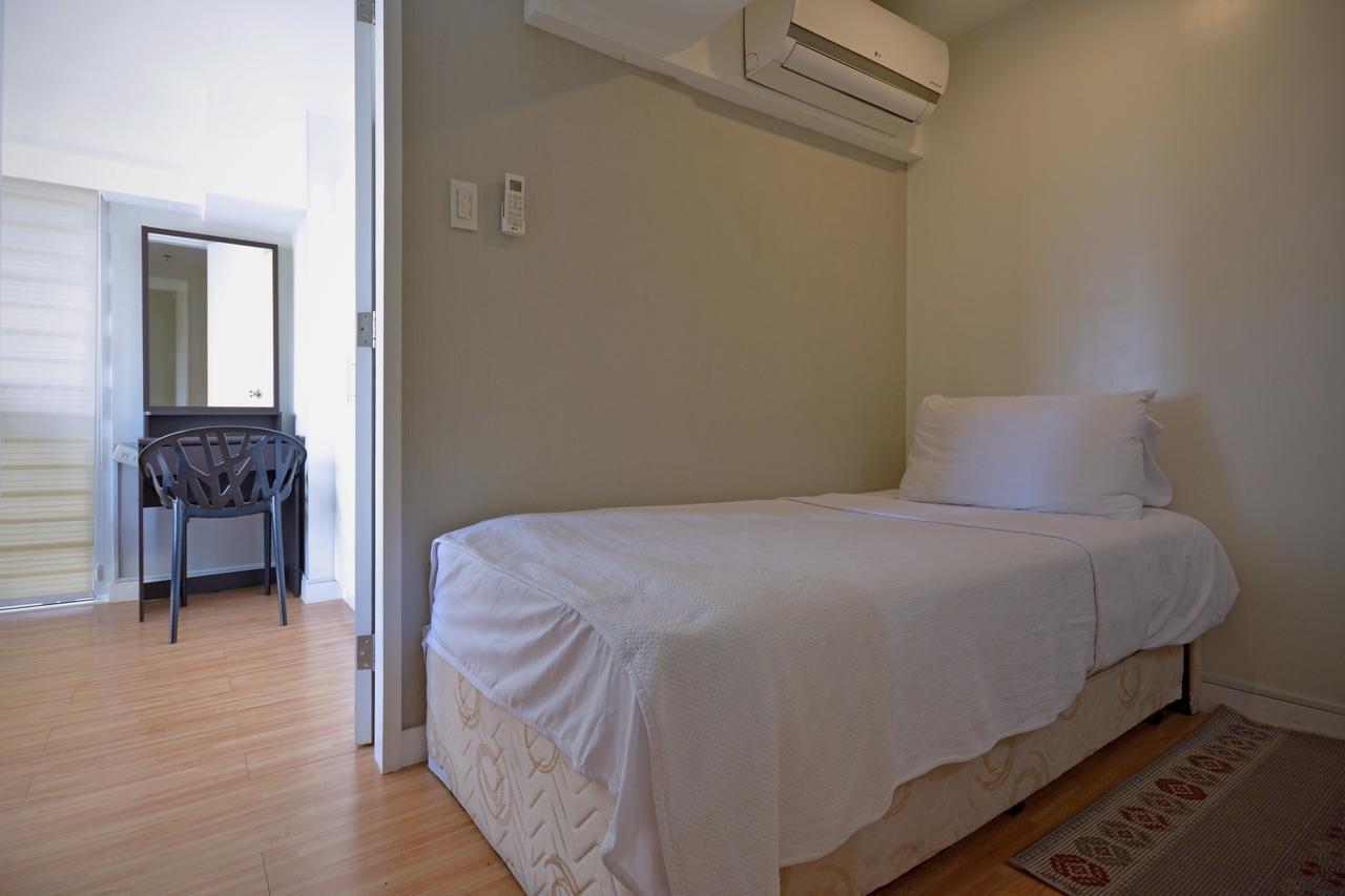 Victoria Soho Suites Манила Экстерьер фото